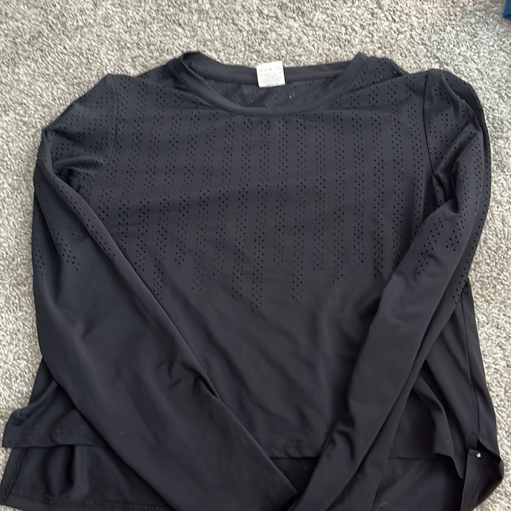 Zyia Black Chillcicle Long Sleve Crop